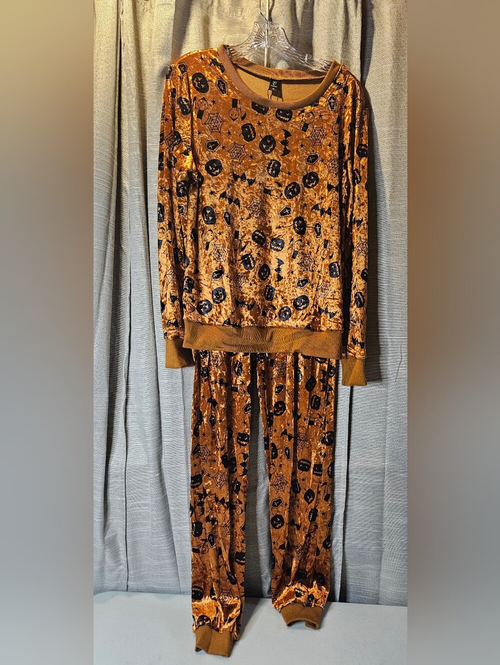 Velour 2 Piece Halloween Set Drawstring Pants Long Sleeve Top Medium Womens - Picture 4 of 16